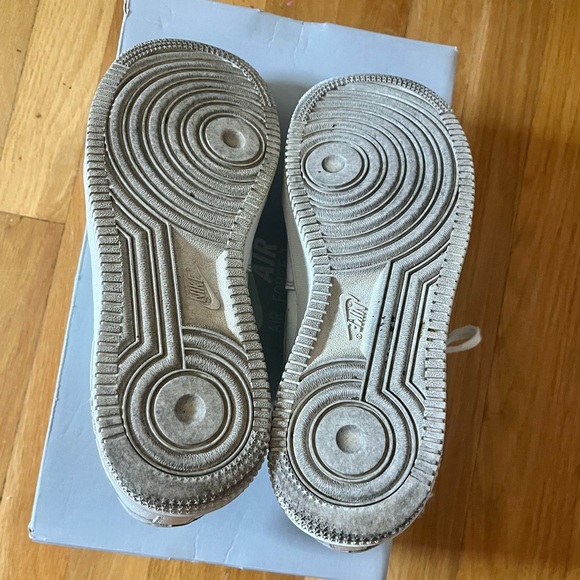 Nike Air Force 1 ‘07 “White/Green Glow-White Bone” - Picture 6 of 11